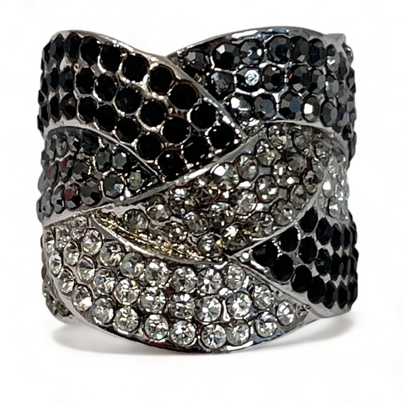 ❤️ Lia Sophia ‘Cocktail Hour’ Braided Rhinestone Statement Ring - Picture 2 of 5